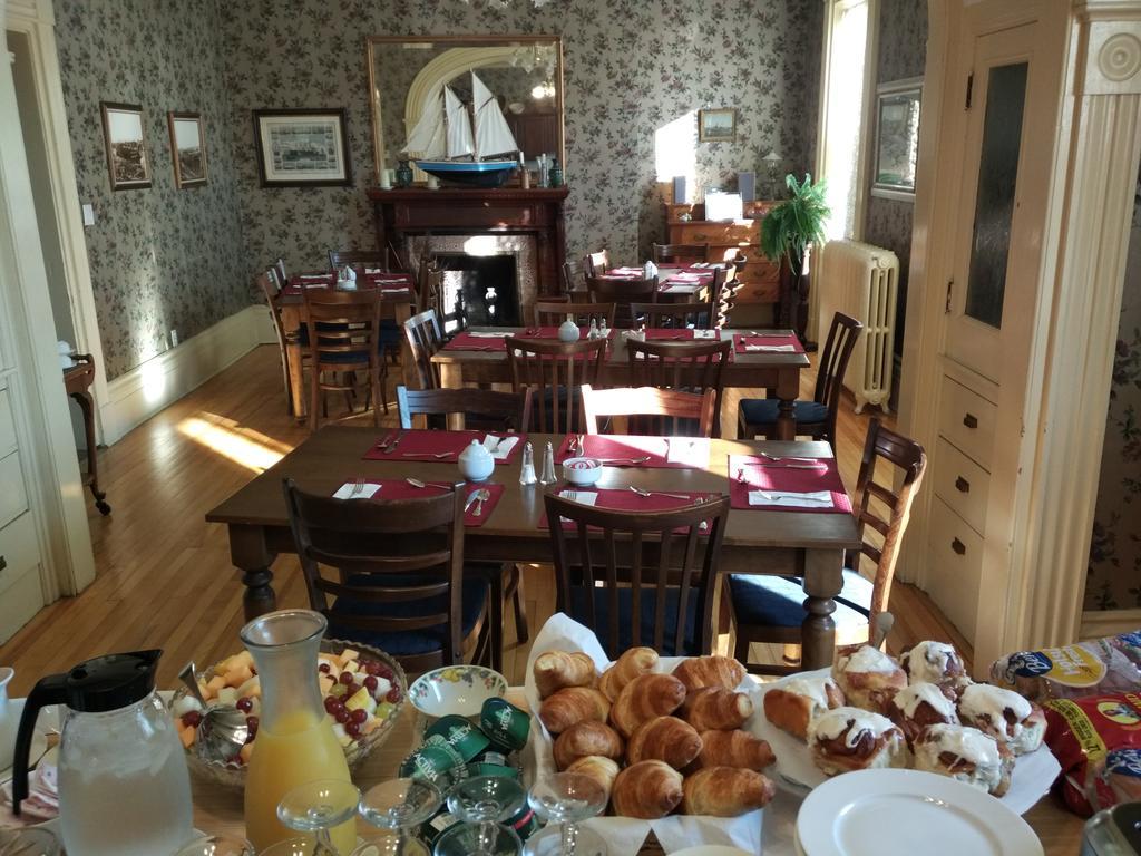 Homeport Historic B&B Saint John Bagian luar foto